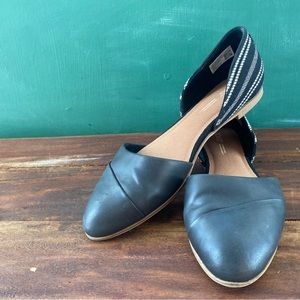 Barely worn 9.5 Tom’s D’Orsay Flats